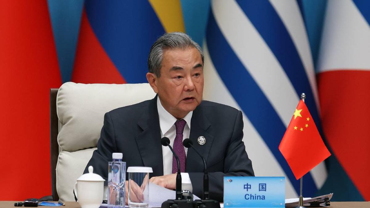 vizita cu miza geopolitica ministrul chinez de externe se intalneste cu oficialii rusi