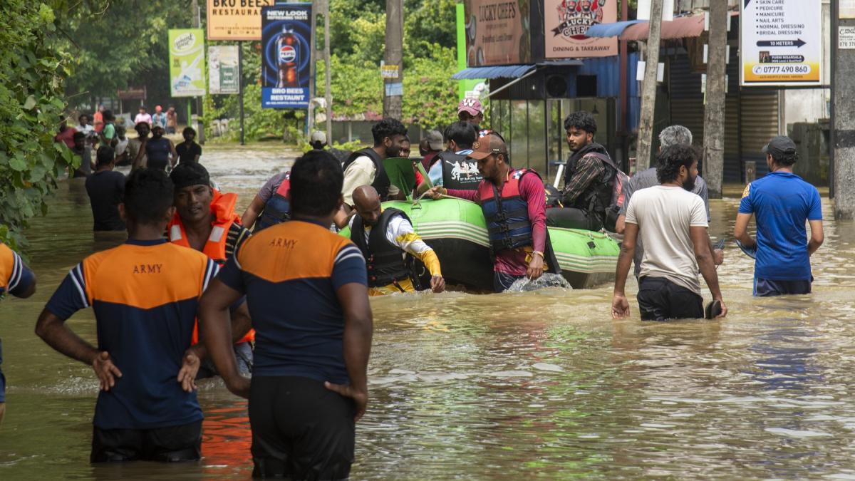 mesajul lui nicusor dan dupa inundatiile care au omorat peste 1 200 de oameni in asia de sud le doresc putere salvatorilor