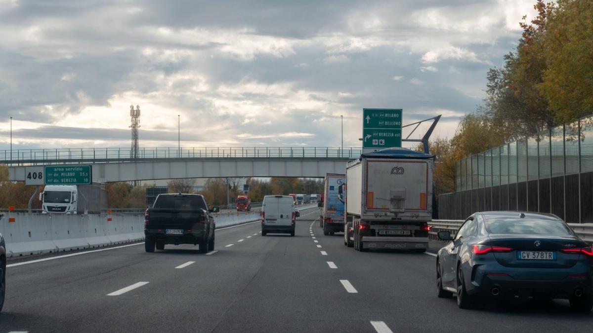 noi indicatoare cu chenar verde au aparut pe sosele unde sunt instalate si ce inseamna pentru soferi