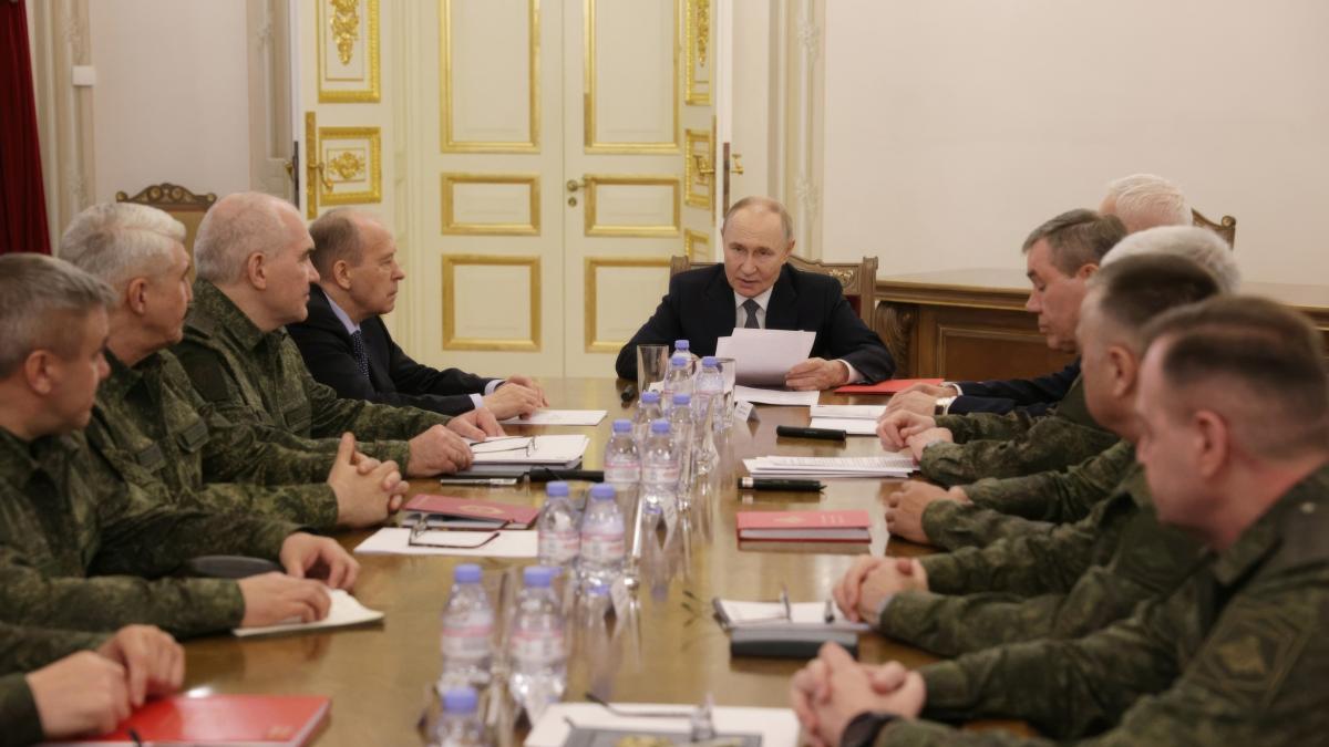 o tara il roaga pe putin sa trimita trupe pe teritoriul sau care este motivul