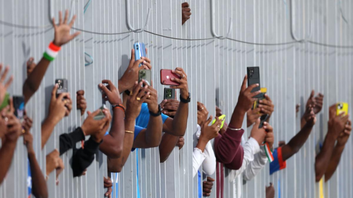 india retrage ordinul de preinstalare a unei aplicatii guvernamentale pe toate telefoanele cetatenilor pentru ce era sanchar saathi