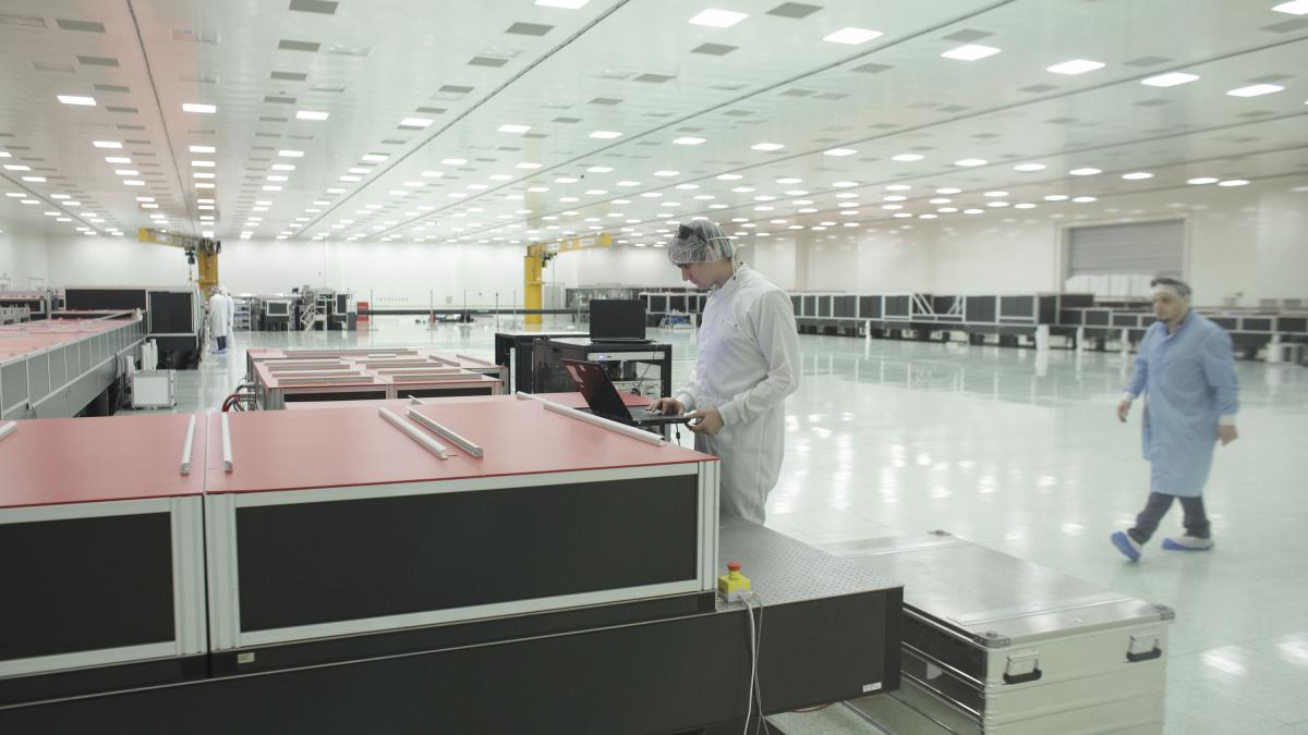 laserul de la magurele cel mai puternic dim lume va avea suport tehnic local se construieste centrul pentru optica de mare putere