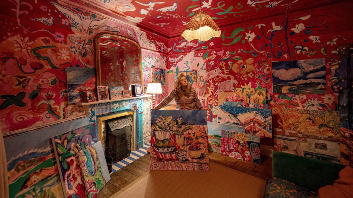 o artista si a transformat casa intr o pictura gigantica in zece ani acum vrea sa o vanda cu milioane de euro cum arata locuinta