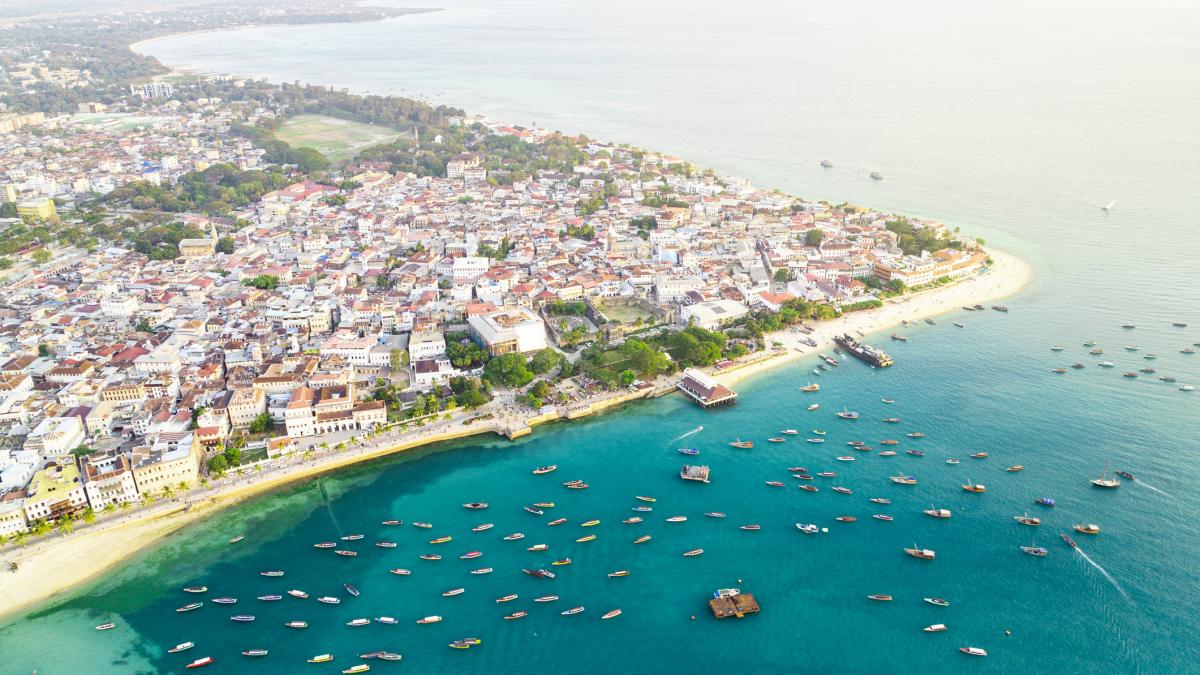 tot mai multi romani aleg sa si petreaca vacanta de iarna in locuri calduroase cererea pentru destinatii internationale a crescut