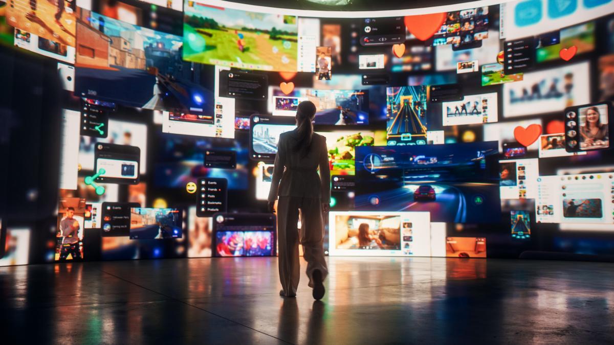 val de escrocherii cu videoclipuri ai romanii devin tinte usoare daca ii trimit mamei sau bunicii intreaba daca e real sau nu