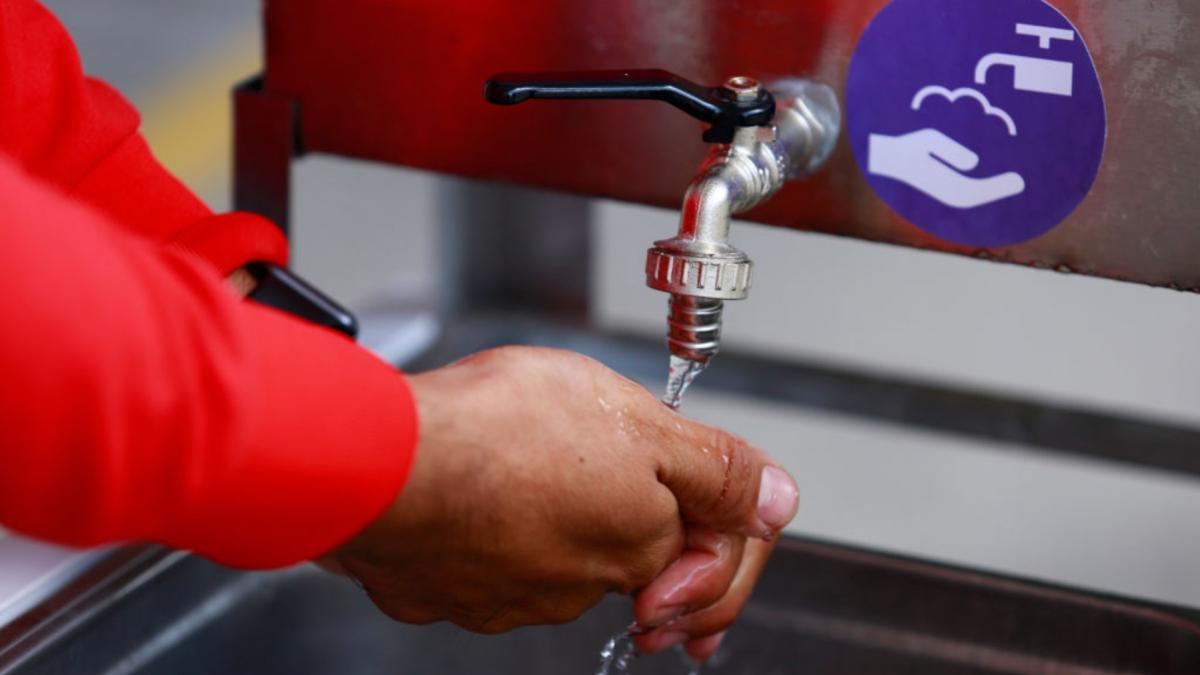 esz prahova anunta ca e gata sa livreze apa de astazi dar doar la companii si doar cu o conditie