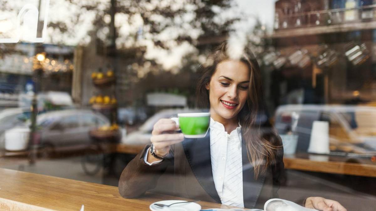 horoscop 4 decembrie 2025 afla ce iti rezerva astrele in dragoste cariera bani si sanatate