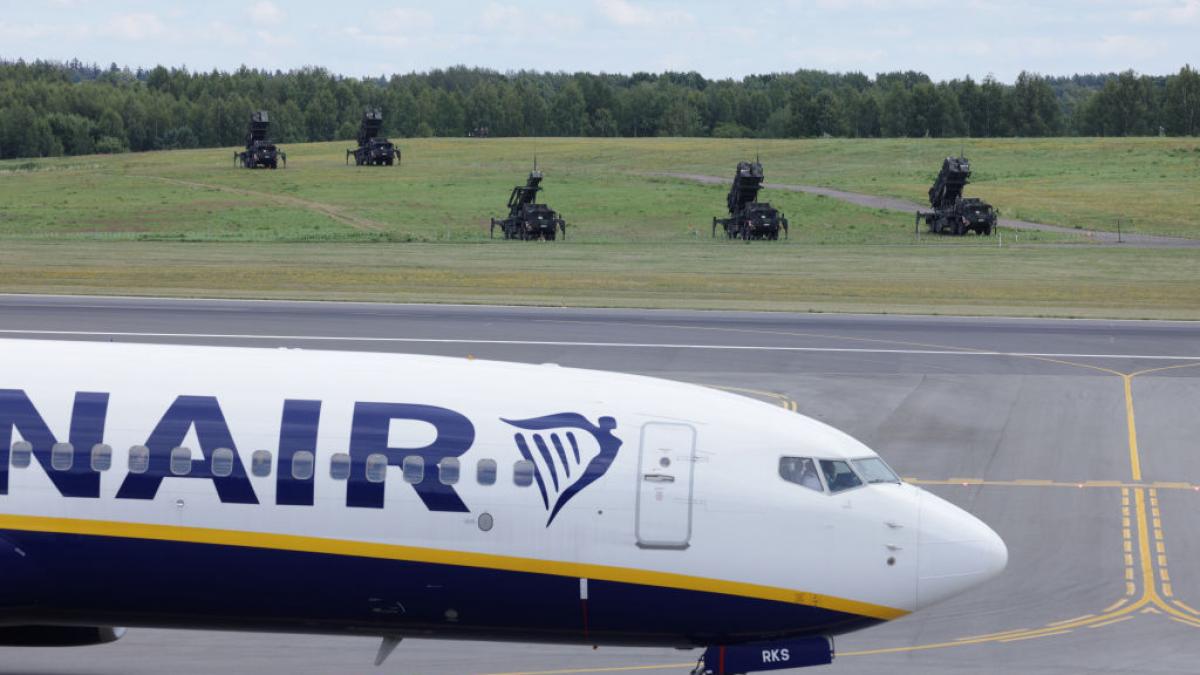 aeroportul din vilnius inchis din nou din cauza prezentei unor baloane suspecte lituania a acuzat belarusul de un atac hibrid cinic