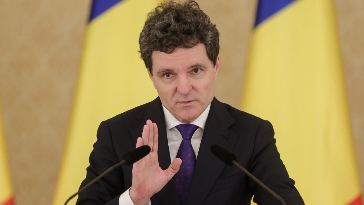 nicusor dan interviu in le monde anularea alegerilor a fost fara indoiala un lucru bun votatii aur nu sunt extremisti sau pro rusi