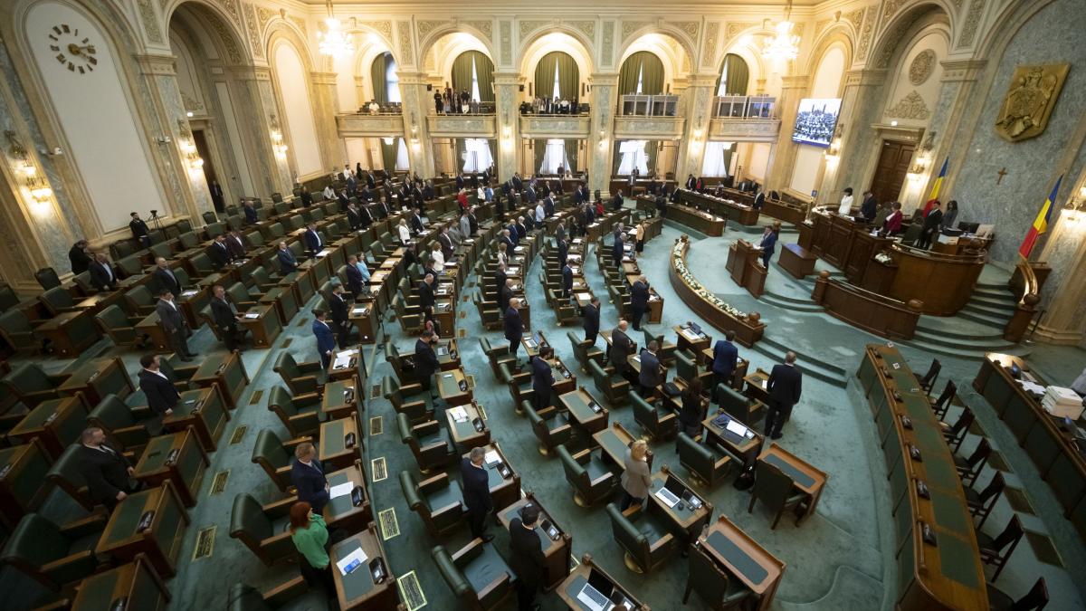 senatul respinge observatiile lui nicusor dan si adopta legea pentru combaterea extremismului in forma initiala