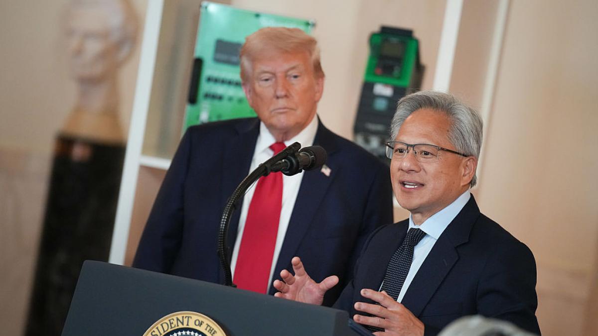 donald trump și jensen huang la Casa Albă