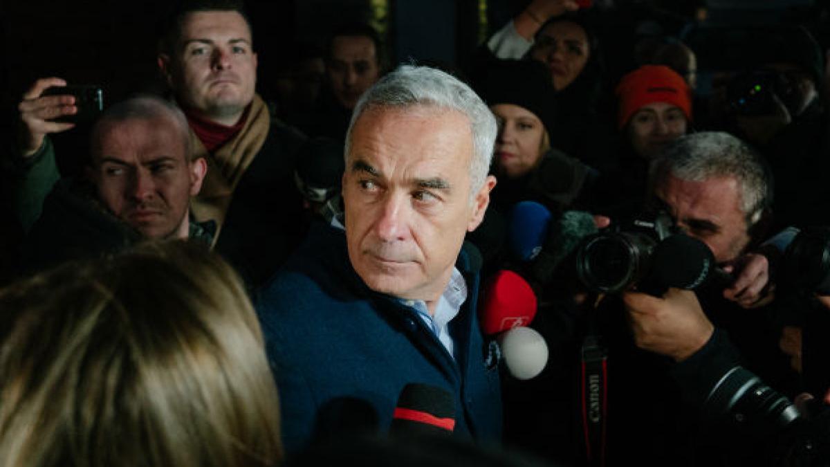 procesul lui calin georgescu pentru propaganda legionara incepe la judecatoria sector 1 instanta i a respins toate cererile