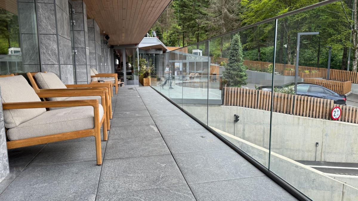 cum-i-i-protejeaza-industria-horeca-investi-iile-in-piatra-naturala-solu-iile-profesionale-piatraonline-ltp-uk-pentru-cura-are-tratare-i-mentenan-a-completa