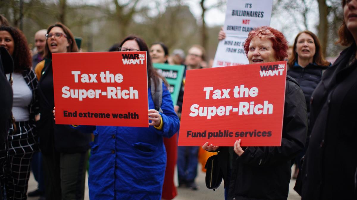 doar 0 001 dicteaza bogatia planetei 60 000 de oameni sunt de trei ori mai bogati decat 4 miliarde de persoane la un loc