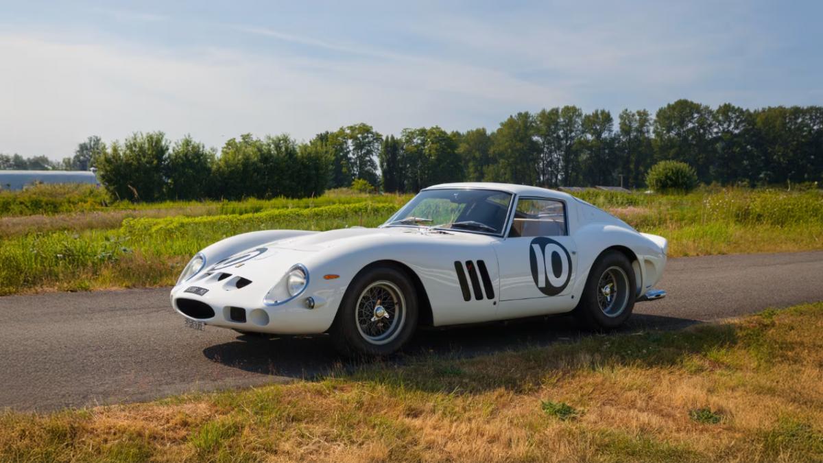 singurul ferrari 250 gto alb din lume va fi scos la licitatie expertii se asteapta la un pret record