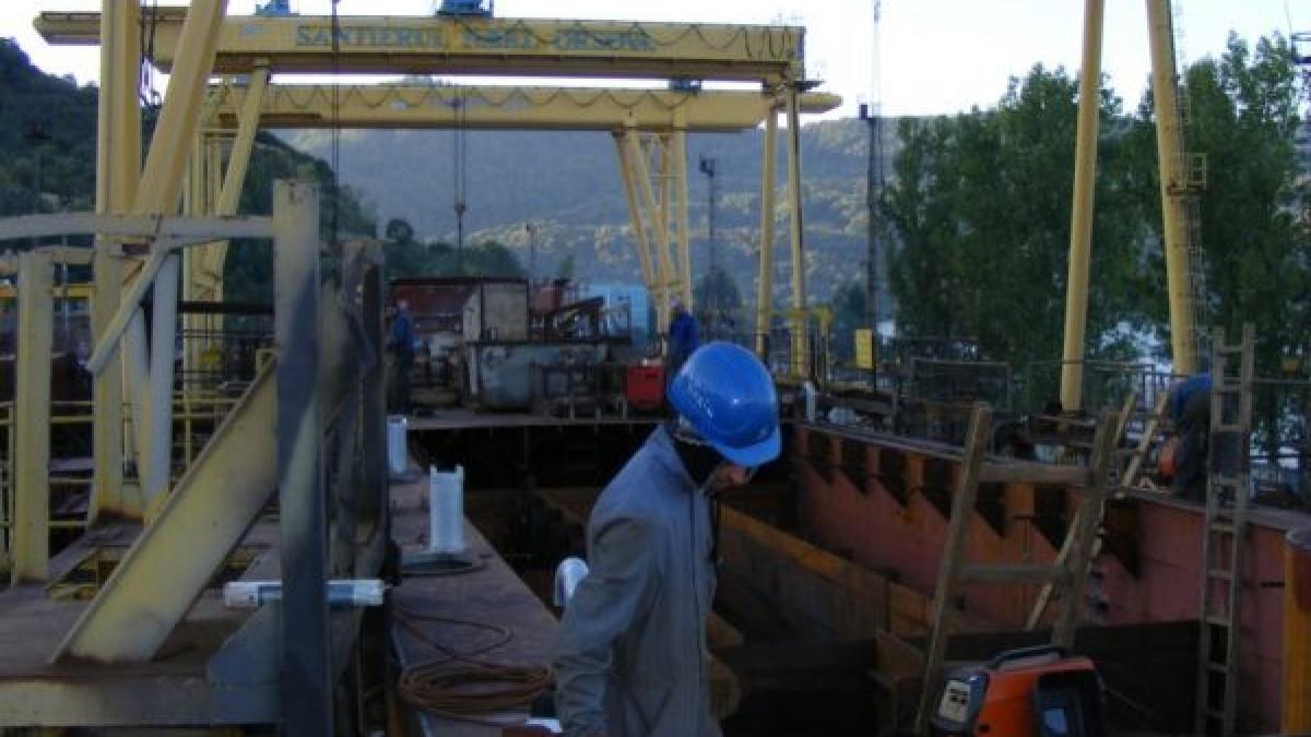 o nava fluviala in valoare de 4 12 milioane de euro va fi construita la santierul naval orsova trebuie sa fie gata intr un an