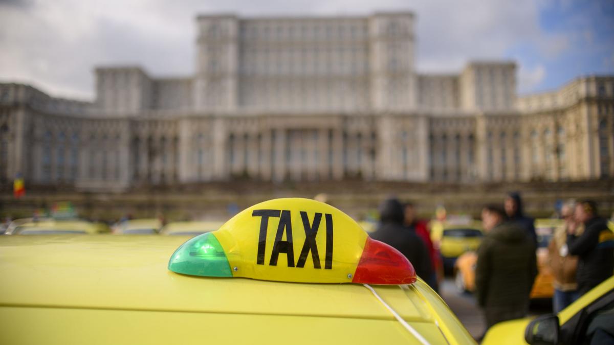 masina taxi piata constitutiei bucuresti