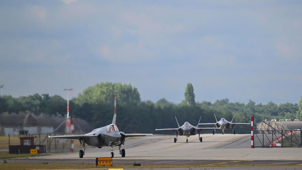 motivul pentru care elvetia a renuntat la o parte din avioanele f 35 contractate din sua