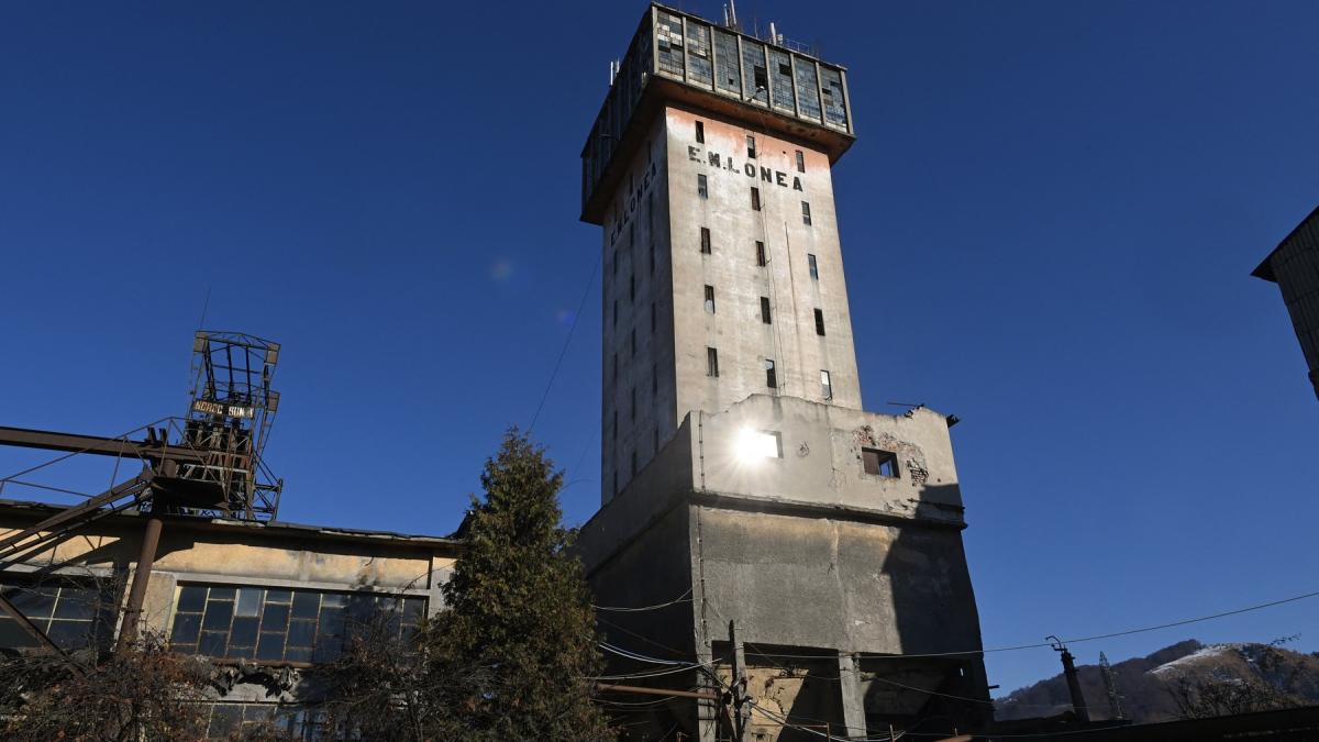 peste 3 miliarde de lei vor fi alocate pentru inchiderea a patru mine de carbune din valea jiului nicusor dan a promulgat legea