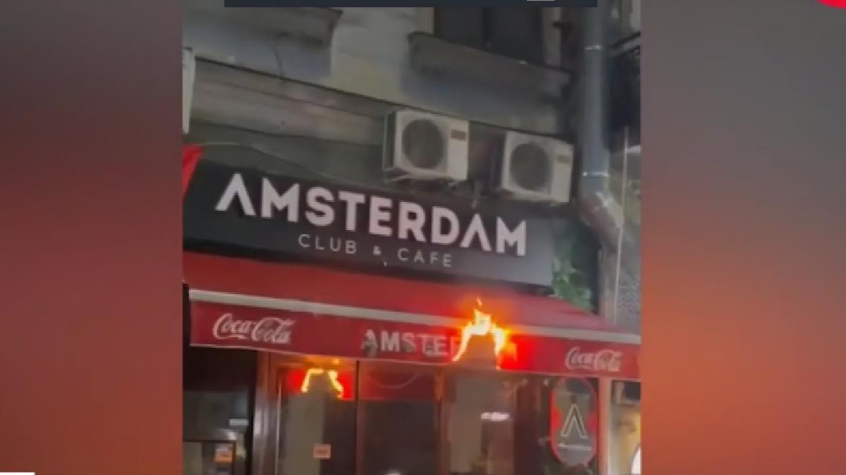 suporterii olandezilor de la feyenoord au dat foc copertinei clubului amsterdam din centrul vechi inaintea meciului cu fcsb