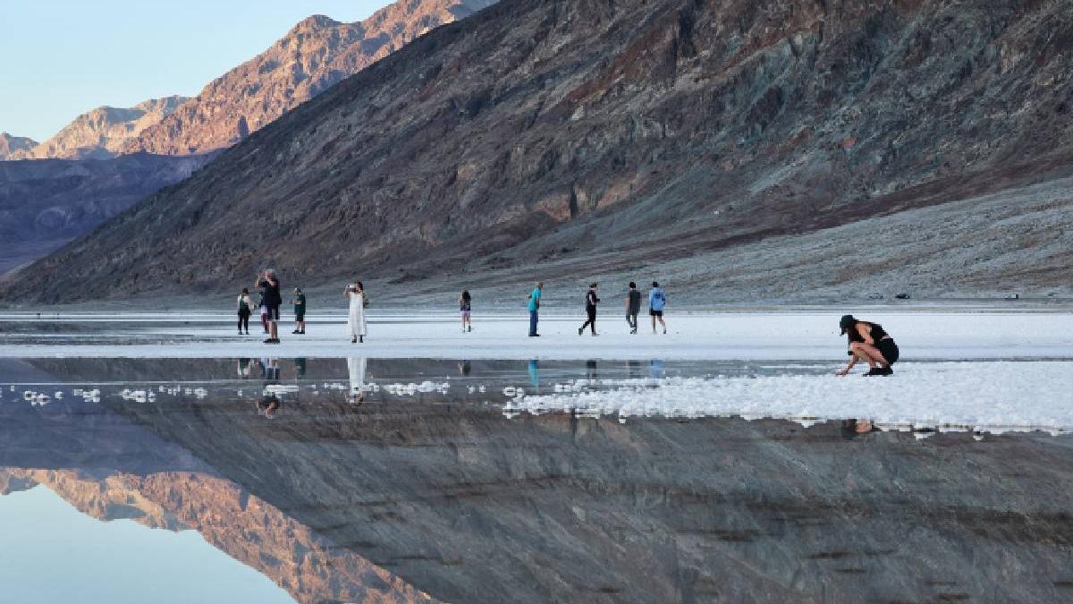 cum a reaparut un lac vechi de mii de ani in valea mortii dupa ploi record