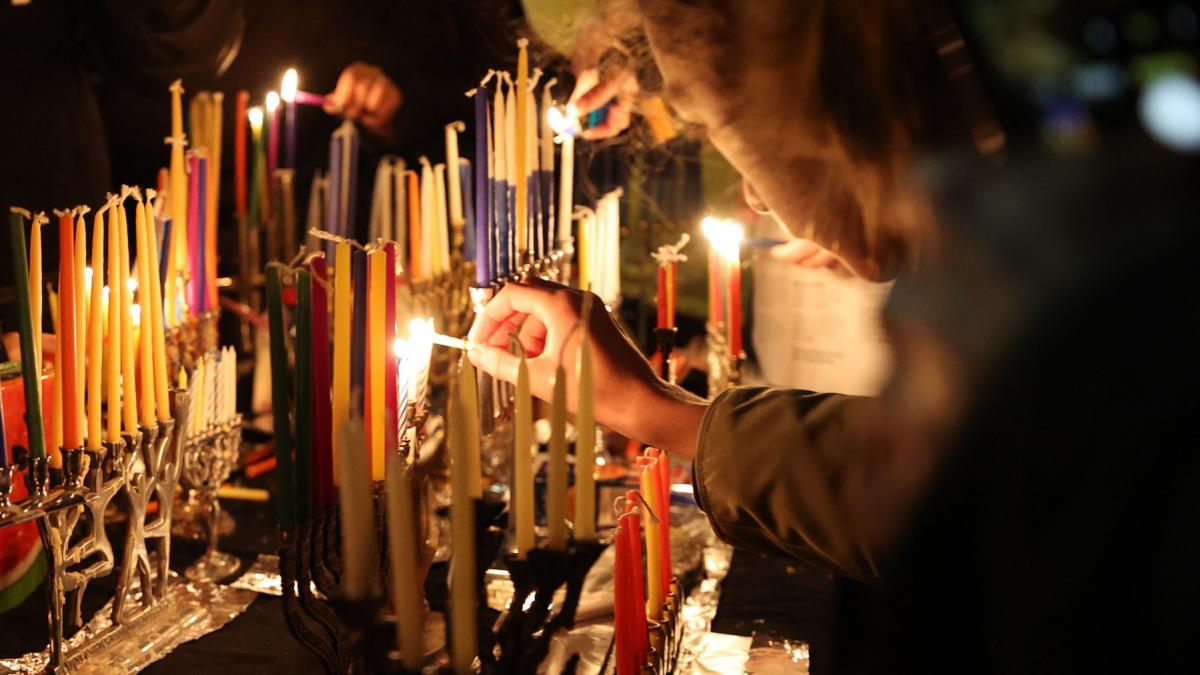 incepe hanuka 2025 ce semnificatie are sarbatoarea luminii si care sunt traditiile