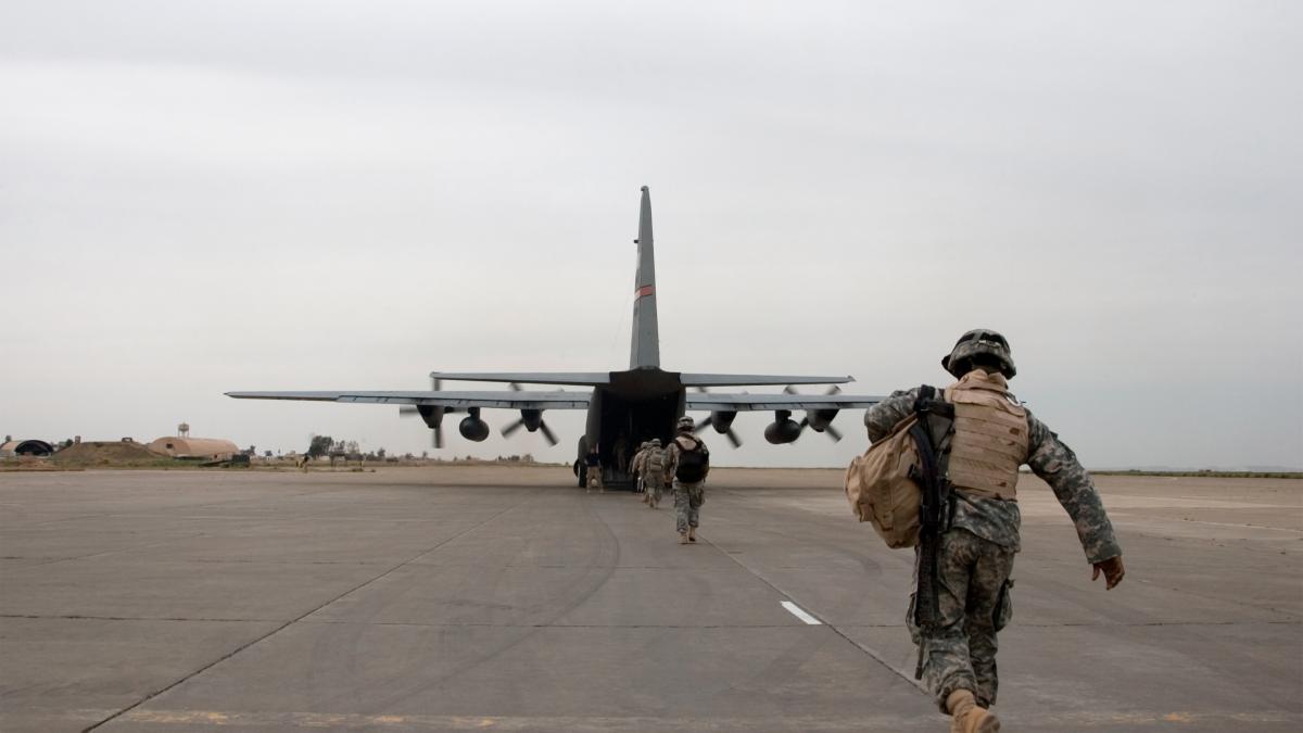 o tara aflata la 10 km de venezuela a permis sua sa foloseasca aeroporturile sale aceste miscari sunt de natura logistica