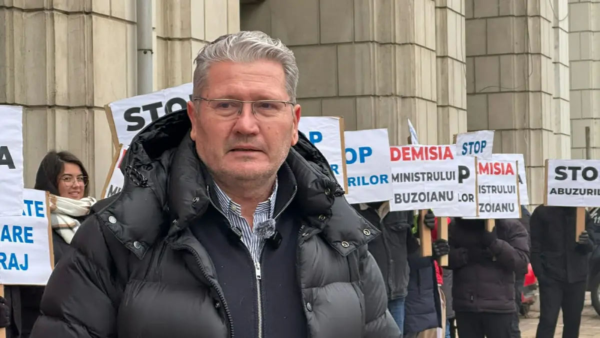 apa au dar nu se stie pana cand pusl continua protestele si cere demisia ministrei diana buzoianu
