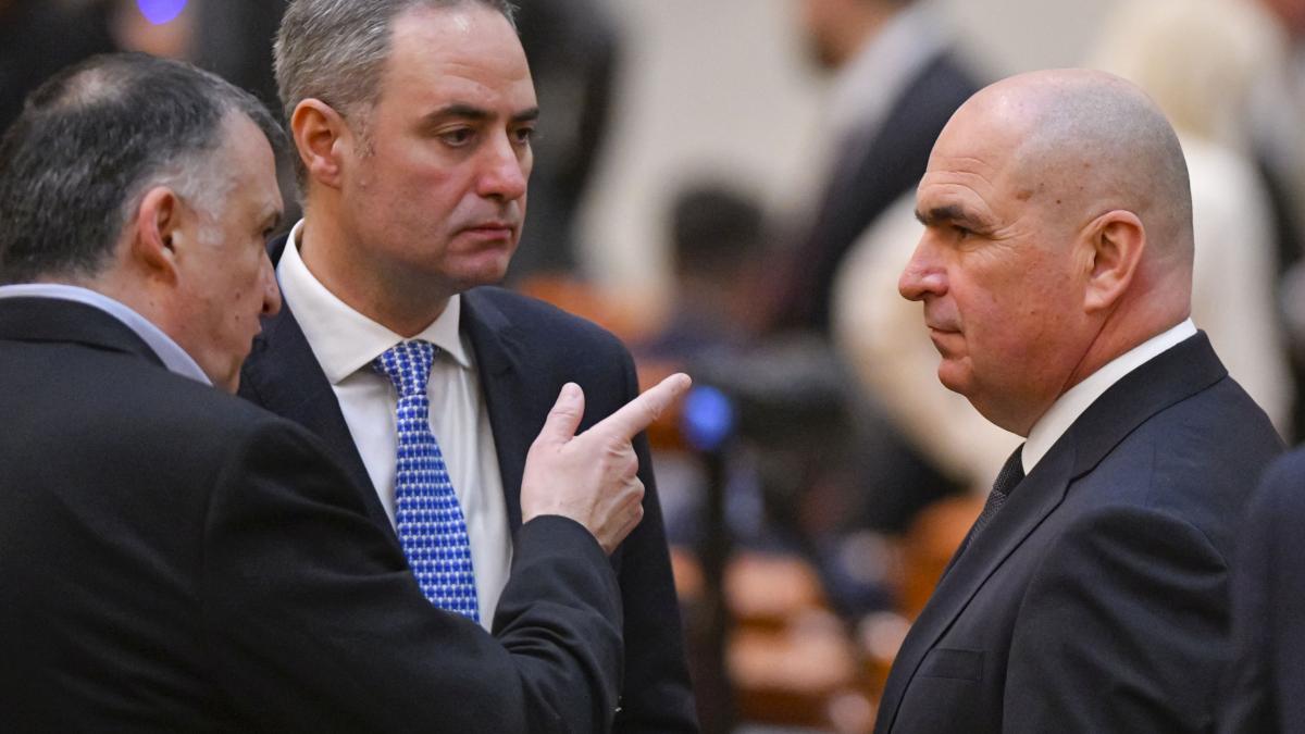 alexandru nazare si ilie bolojan in plenul parlamentului