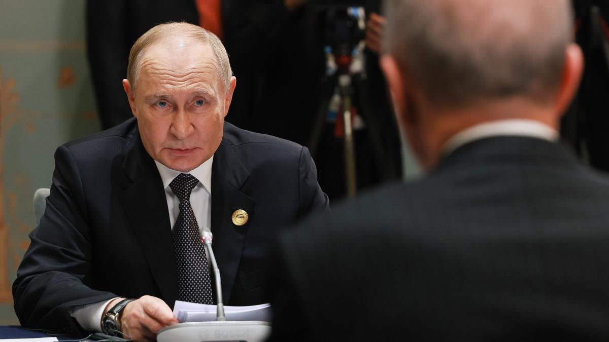 erdogan i a spus lui putin ca vrea sa i dea inapoi sistemele s 400 cumparate in 2017 liderul turc vrea sa repare relatia cu sua