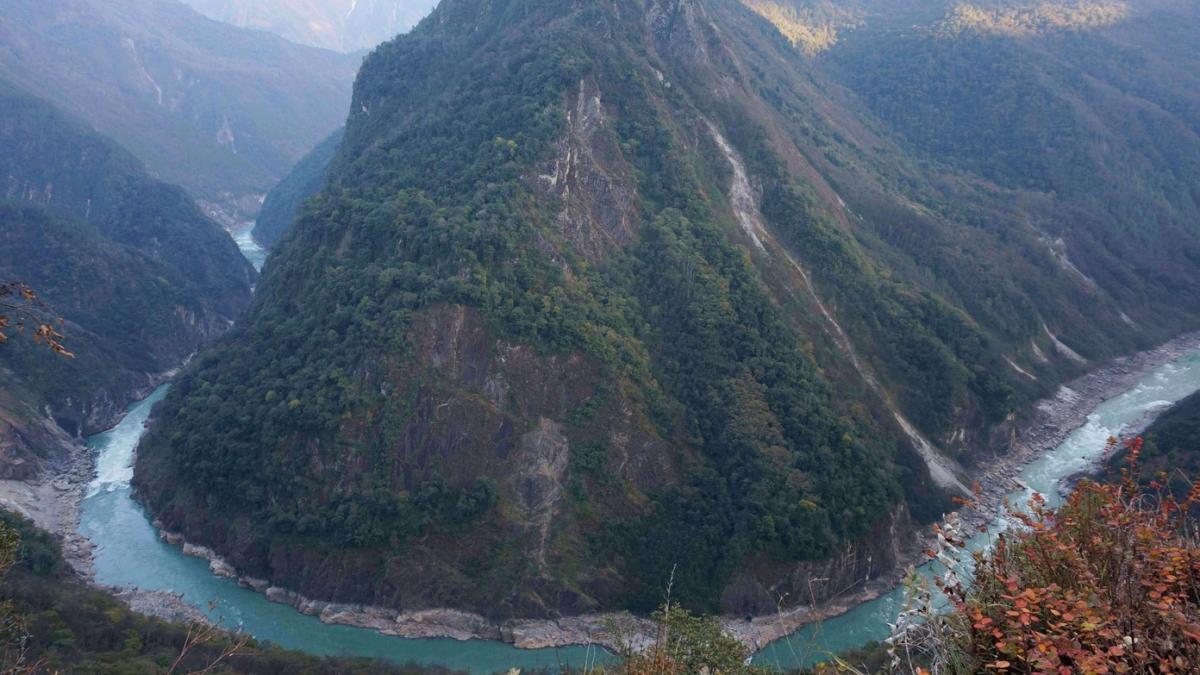 „Marea Curbă” a râului Yarlung Tsangpo