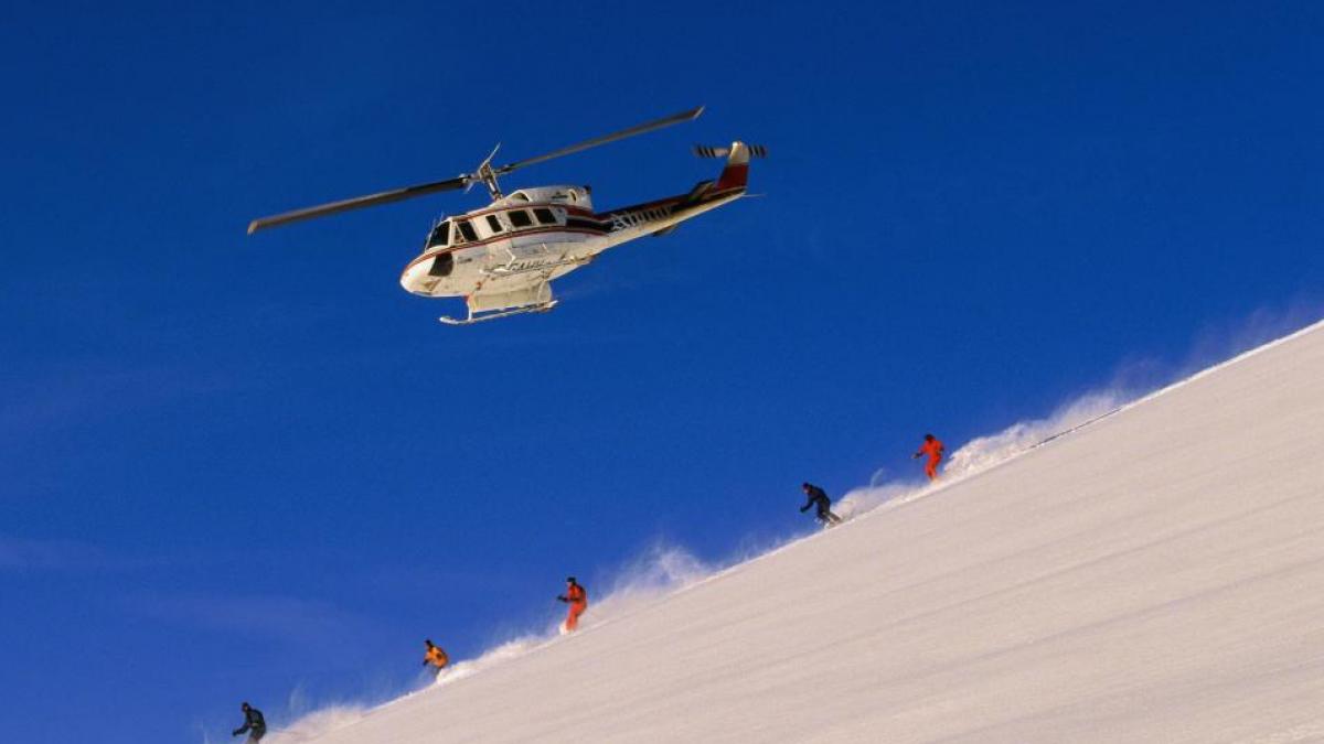 un miliardar a aterizat cu elicopterul direct pe partie ca sa schieze mai repede nu am timp ma grabeam