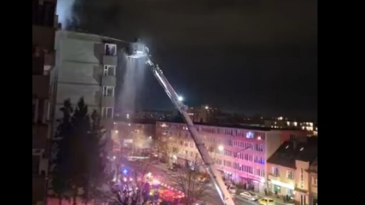 explozie puternica intr un bloc din brasov a fost urmata de un incendiu