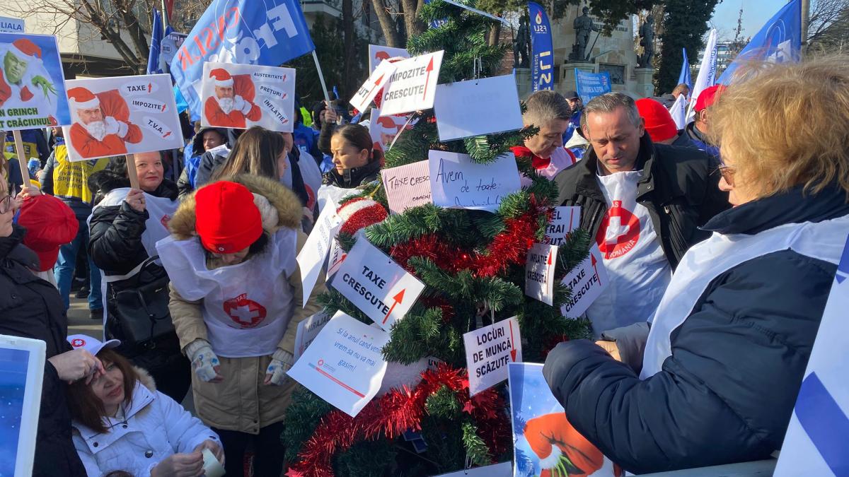 protest la cotroceni oamenii sunt nemultumiti de austeritate si ii cer lui nicusor dan sa medieze conflictul social cu guvernul