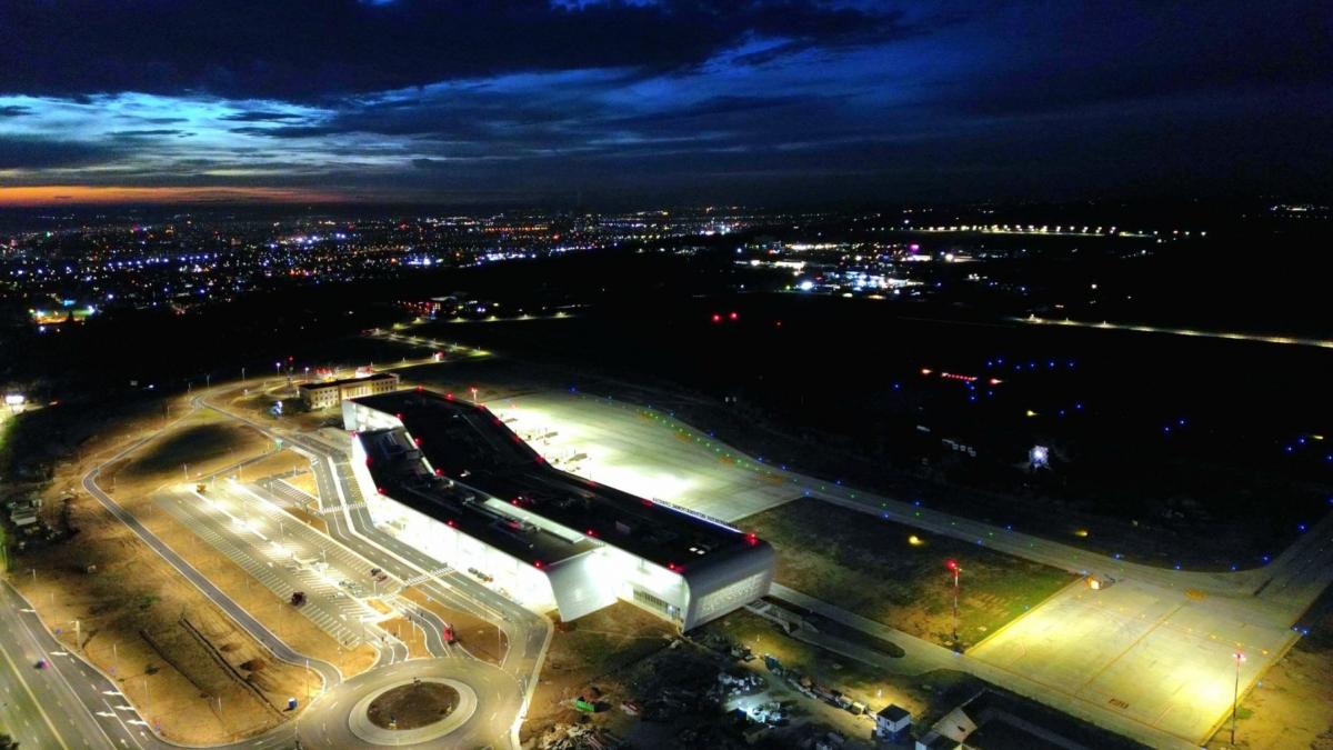 aeroportul craiova devine cel mai mare aeoport regional din romania