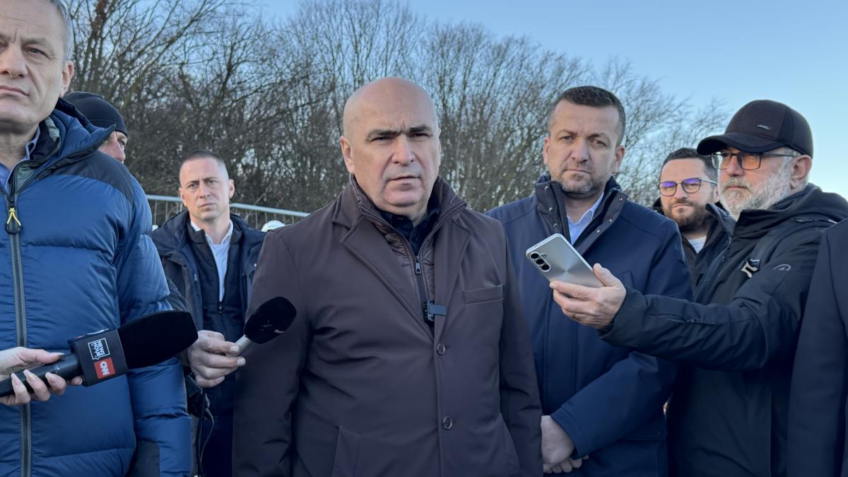 Bolojan a făcut o vizită-fulger la PNL Constanţa, după valul de demisii din partid: „Sunt probleme administrative şi politice”