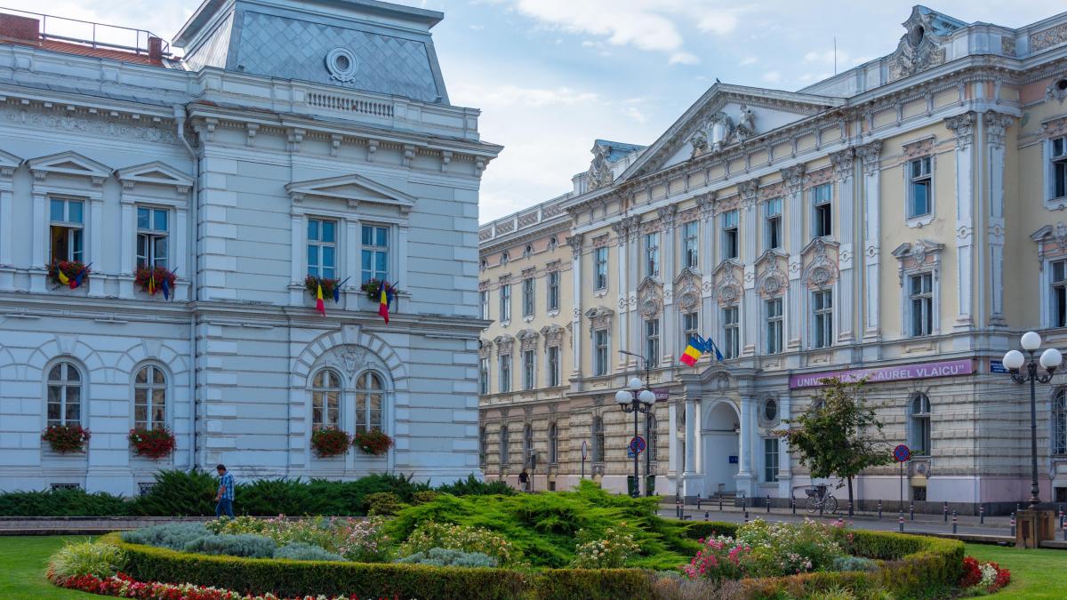 monumentul marii uniri platit de stat cu 10 milioane de lei nu a mai ajuns la destinatie trebuia dezvelit in 2012 la arad