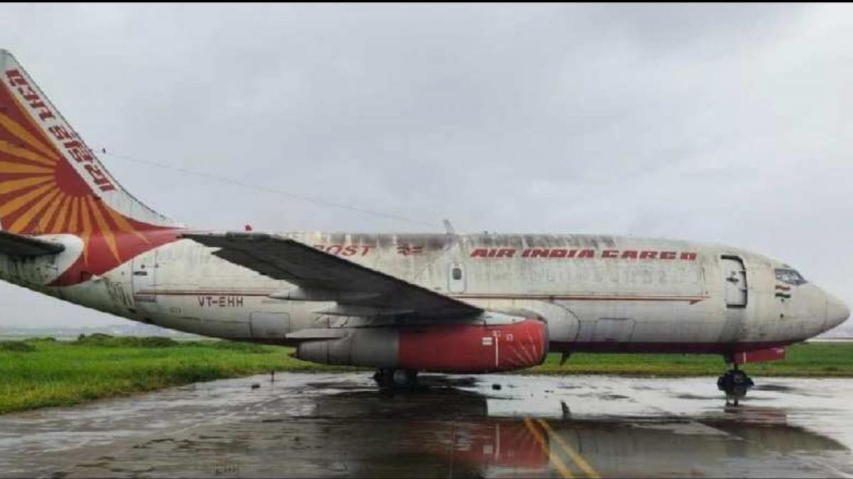 Un avion dispărut de 13 ani a apărut într-un mod misterios, pe un aeroport din India