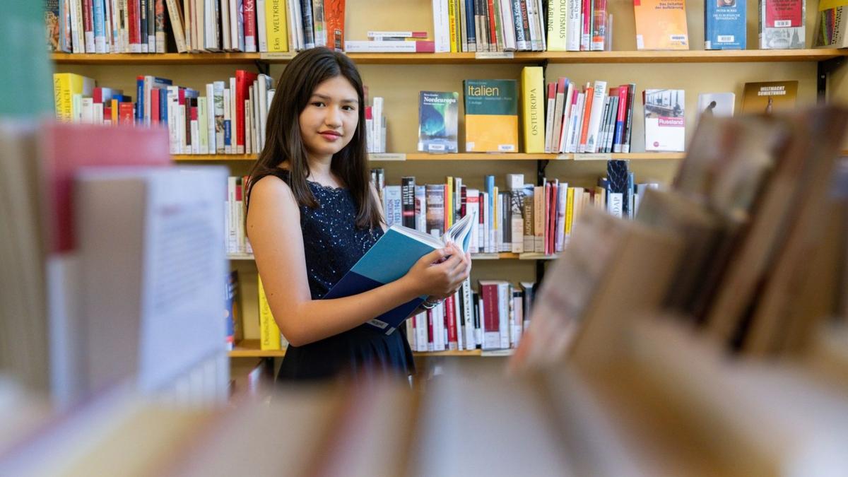 lina copilul minune care a intrat la universitate la doar 12 ani