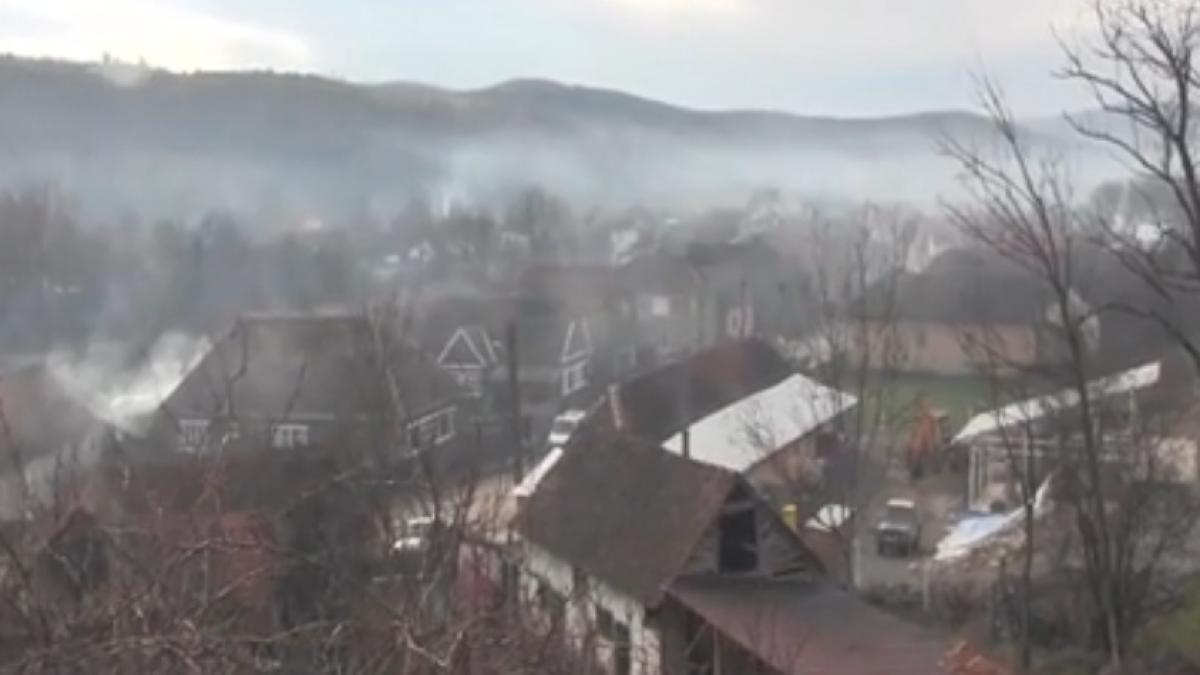 Locuitorii din satul Nadăș, retrocedat ilegal unei familii, trăiesc în frică. În instanţe, se judecă un nou proces civil