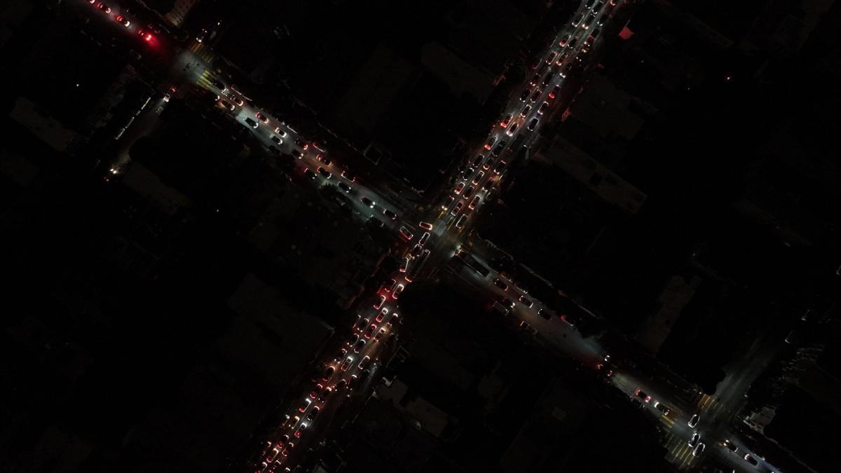 san francisco in intuneric dupa o pana masiva de curent imagini incredibile din metropola unde se vad doar farurile masinilor