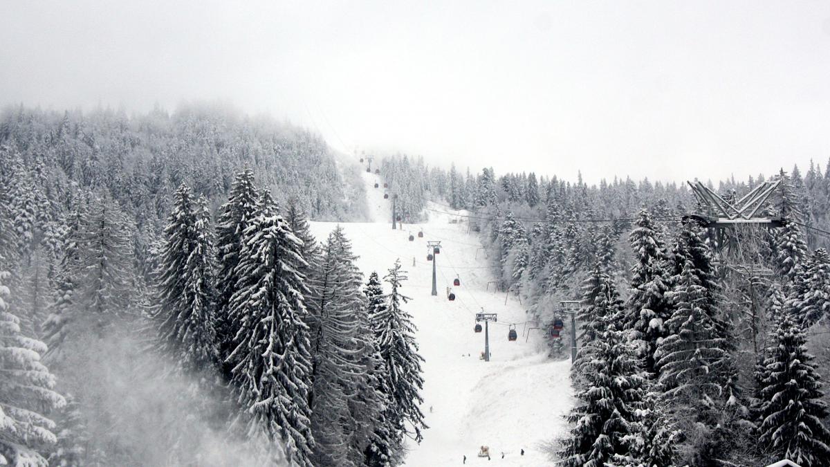 turistii vor plati taxe mai mari pentru vacante in brasov cu cat cresc preturile pentru fiecare zi de sejur din 2026