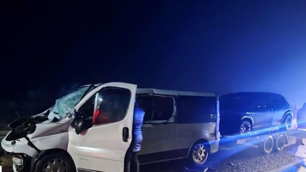 accident grav pe autostrada a1 doua microbuze de transport persoane s au ciocnit a fost activat planul rosu de interventie