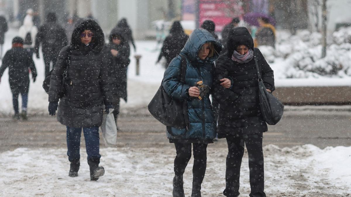 ninge in bucuresti in noaptea de ajun stratul de zapada va ajunge la 6 centimetri