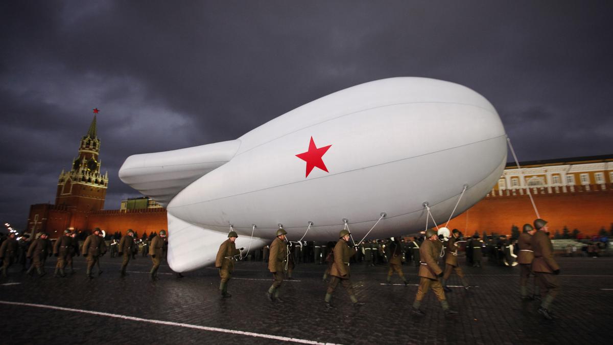 red alert versiunea putin rusia intentioneaza sa relanseze productia de dirijabile