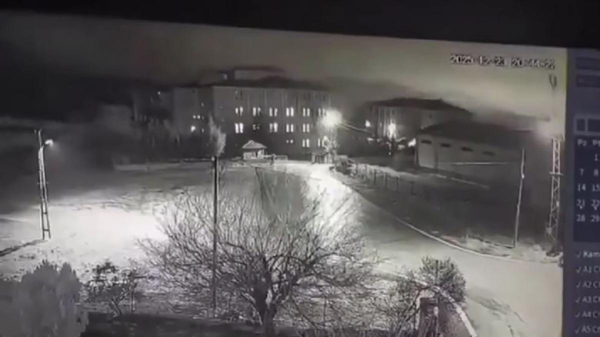 seful armatei din libia a murit intr un accident de avion dupa o vizita in turcia prabusirea a fost filmata