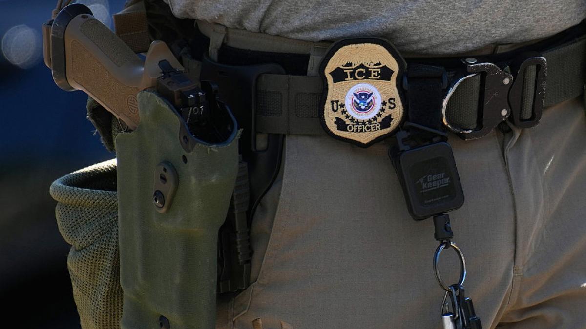 Incident armat în Maryland: agenți ICE au deschis focul după ce o dubă a intrat în ei