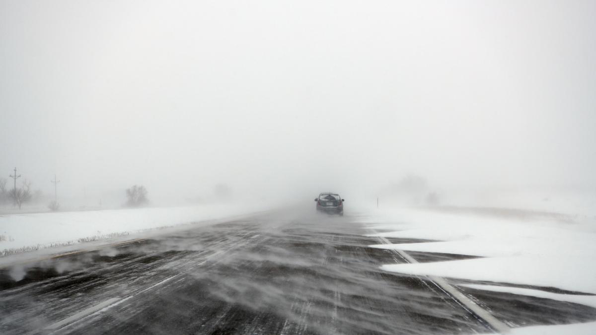 ninge viscolit in ziua de craciun in mai multe zone din tara s a depus strat de zapada si in bucuresti la balea lac trece de 30 cm