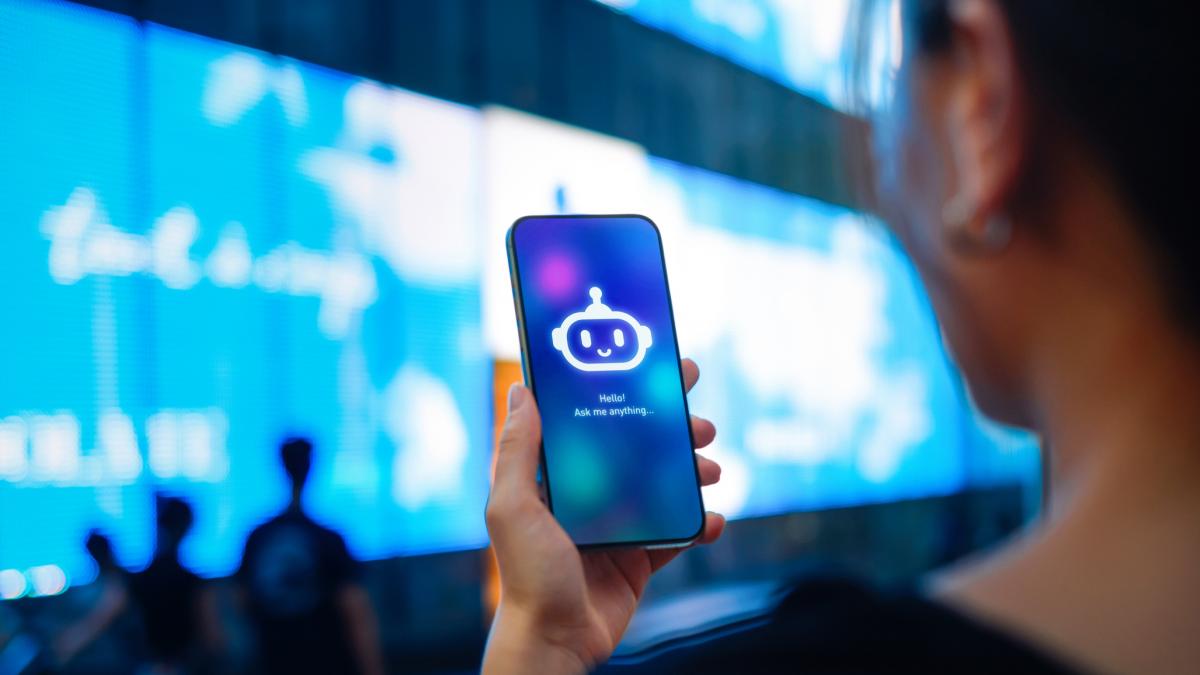 O femeie s-a îndrăgostit de un chatbot, dar a început să o enerveze și l-a părăsit