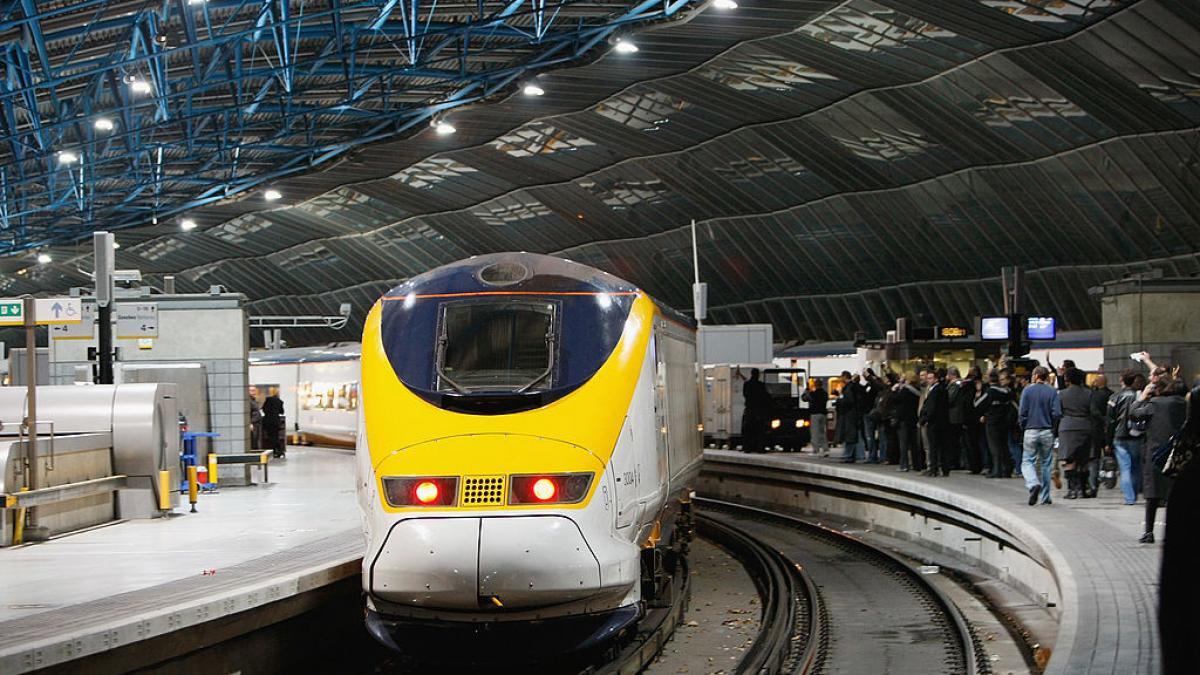 alerta majora in tunelul canalului manecii eurostar toate trenurile dintre londra paris amsterdam si bruxelles sunt anulate
